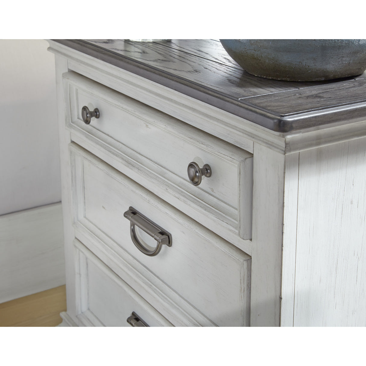 Front right view of Allyson Park White Nightstand