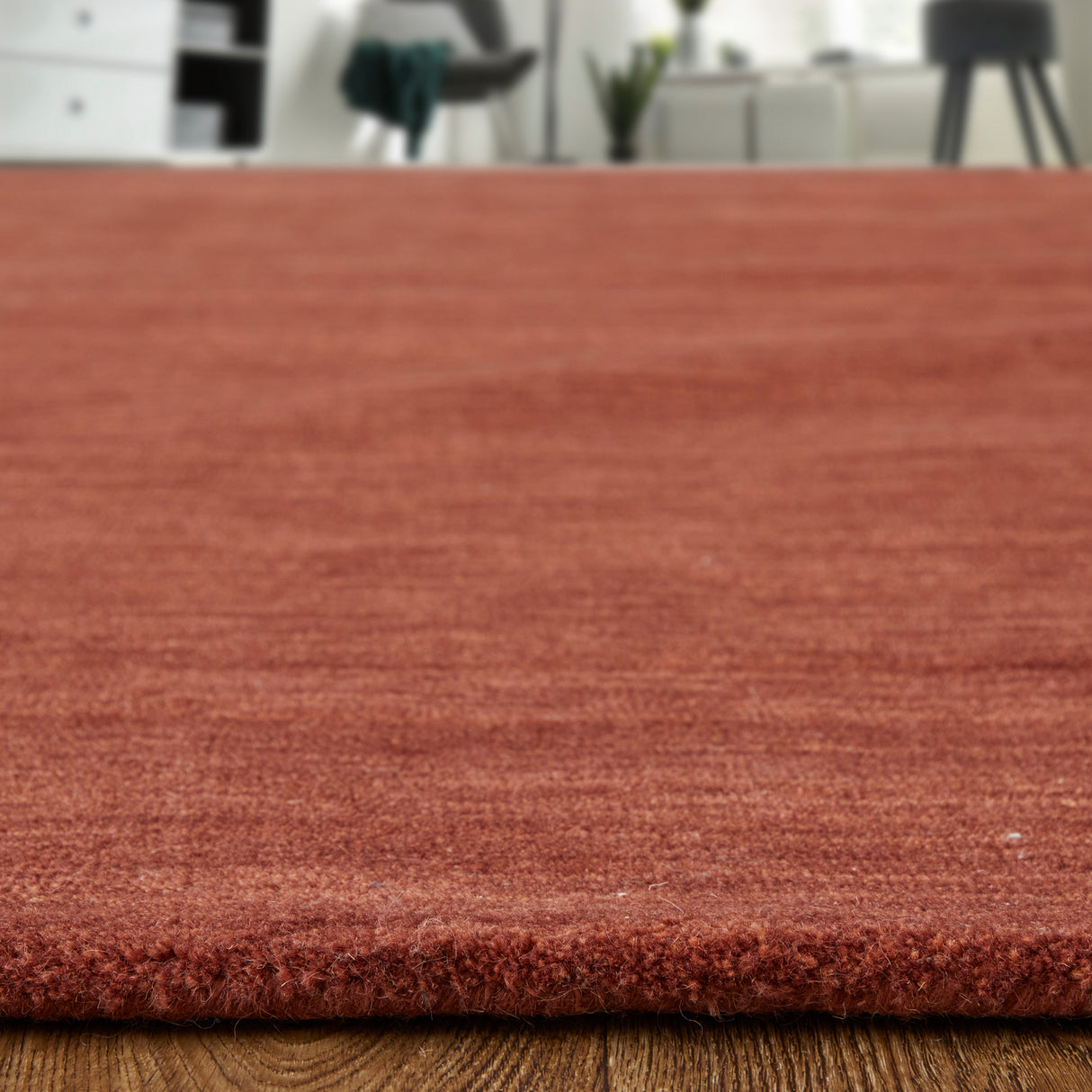 Side view of Luna Rust 5x8 Rug