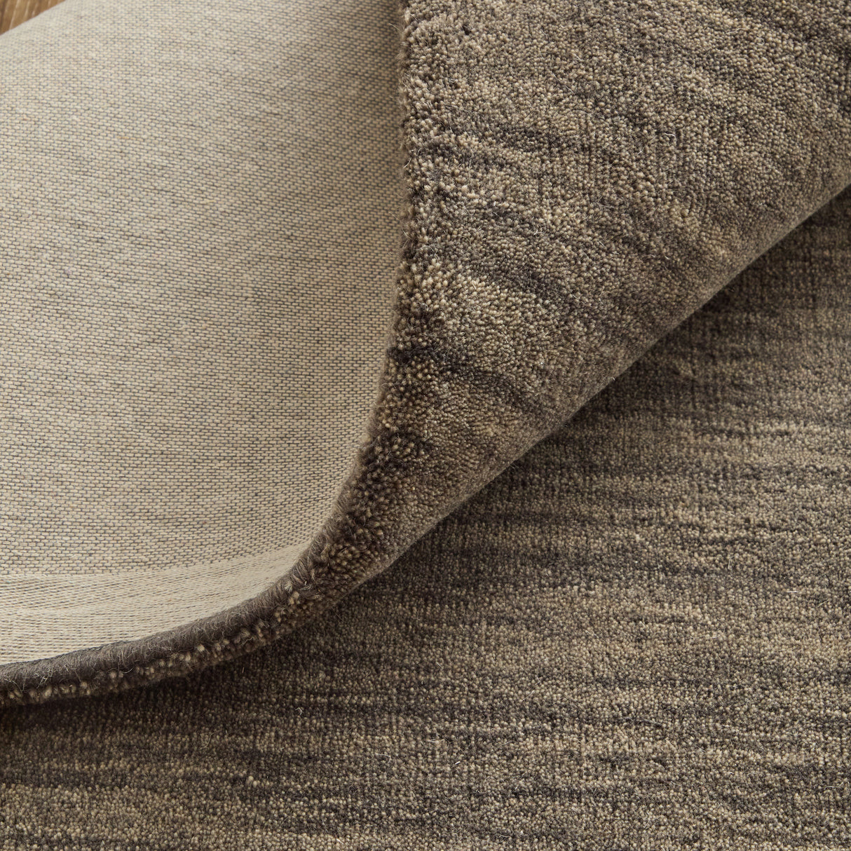 Front right view of Luna Charcoal 8x10 Rug