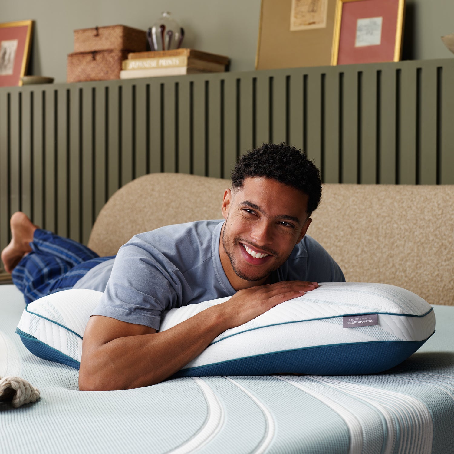 Tempur-Pedic Adapt ProHi 2 Pillow - QK1092532_TEMU_MOD_RM