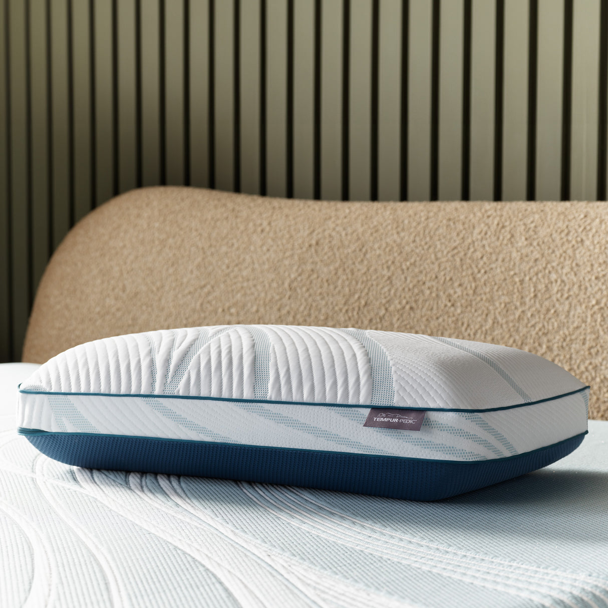 Tempur-Pedic Adapt ProHi 2 Pillow - QK1092533_TEMU_LF1_RM