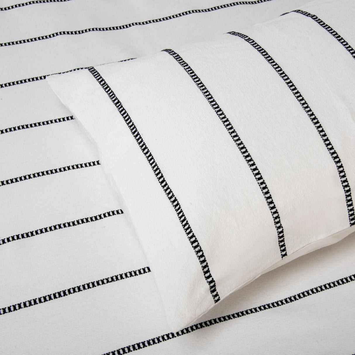 White Willow Lane Comforter and pillow pattern close up