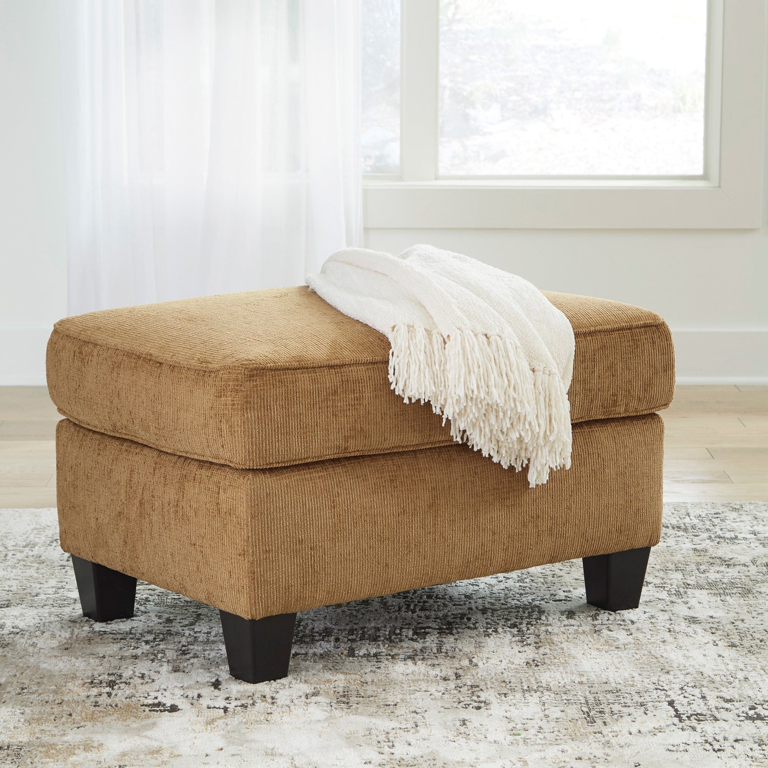 Erinslane Ottoman - QK1094608_ASHL_LF1_RM