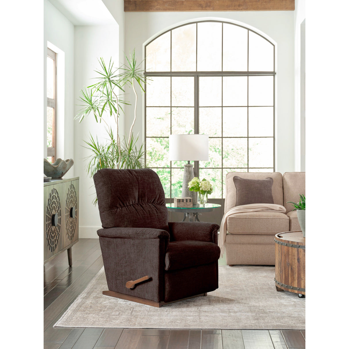 A room setting featuring Collage Fudge Rocker Recliner