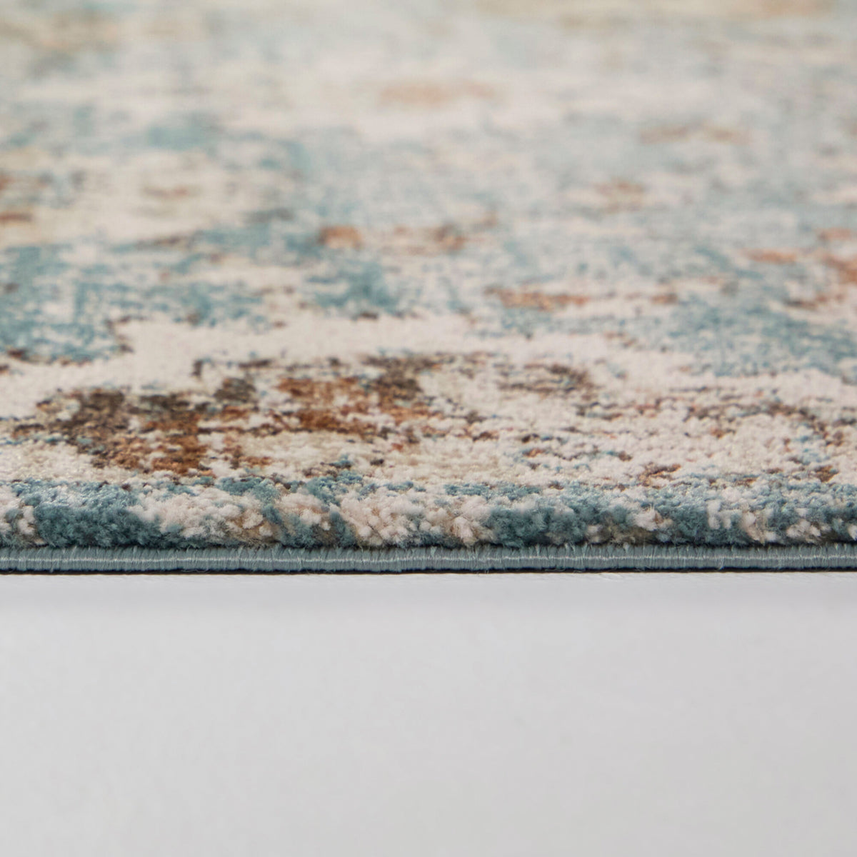 Detail view of Annan Blue 8x10 Rug