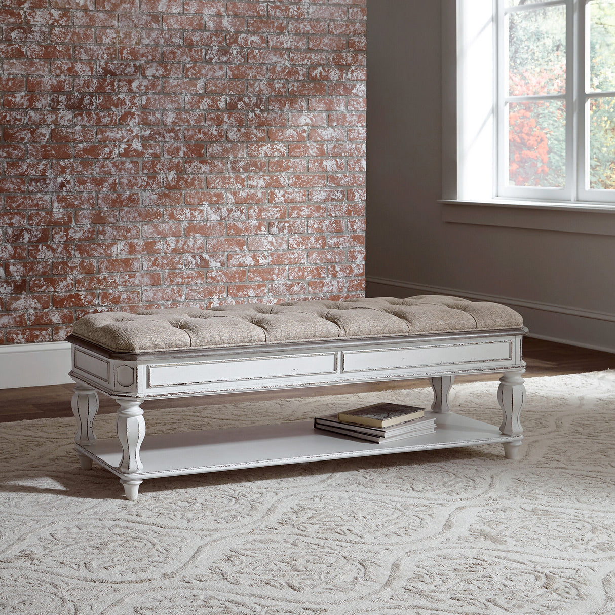 Magnolia Manor Bed Bench - QK1013393_LIBF_LF1_RM