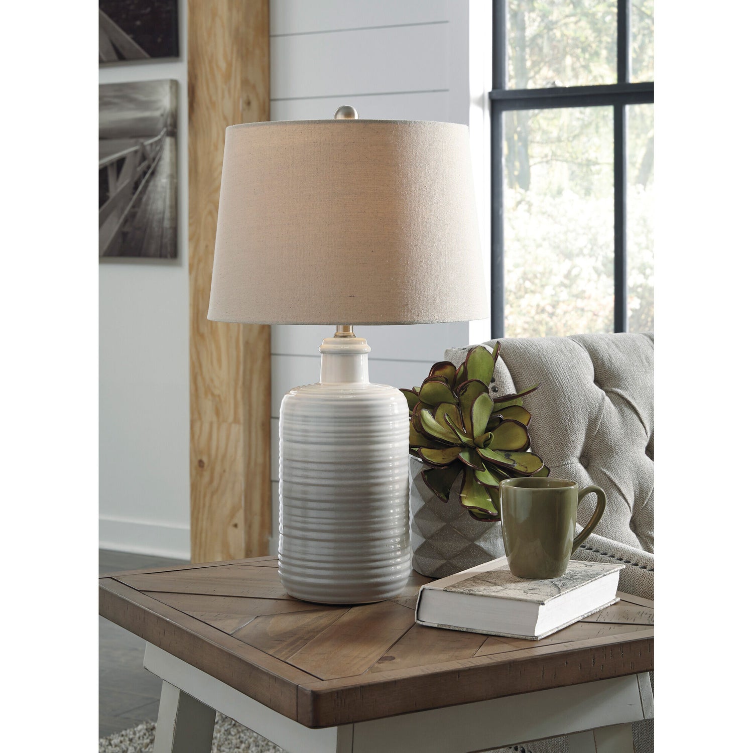 Marnina Set of 2 Table Lamps - QK1020063_ASHL_LF1_RM