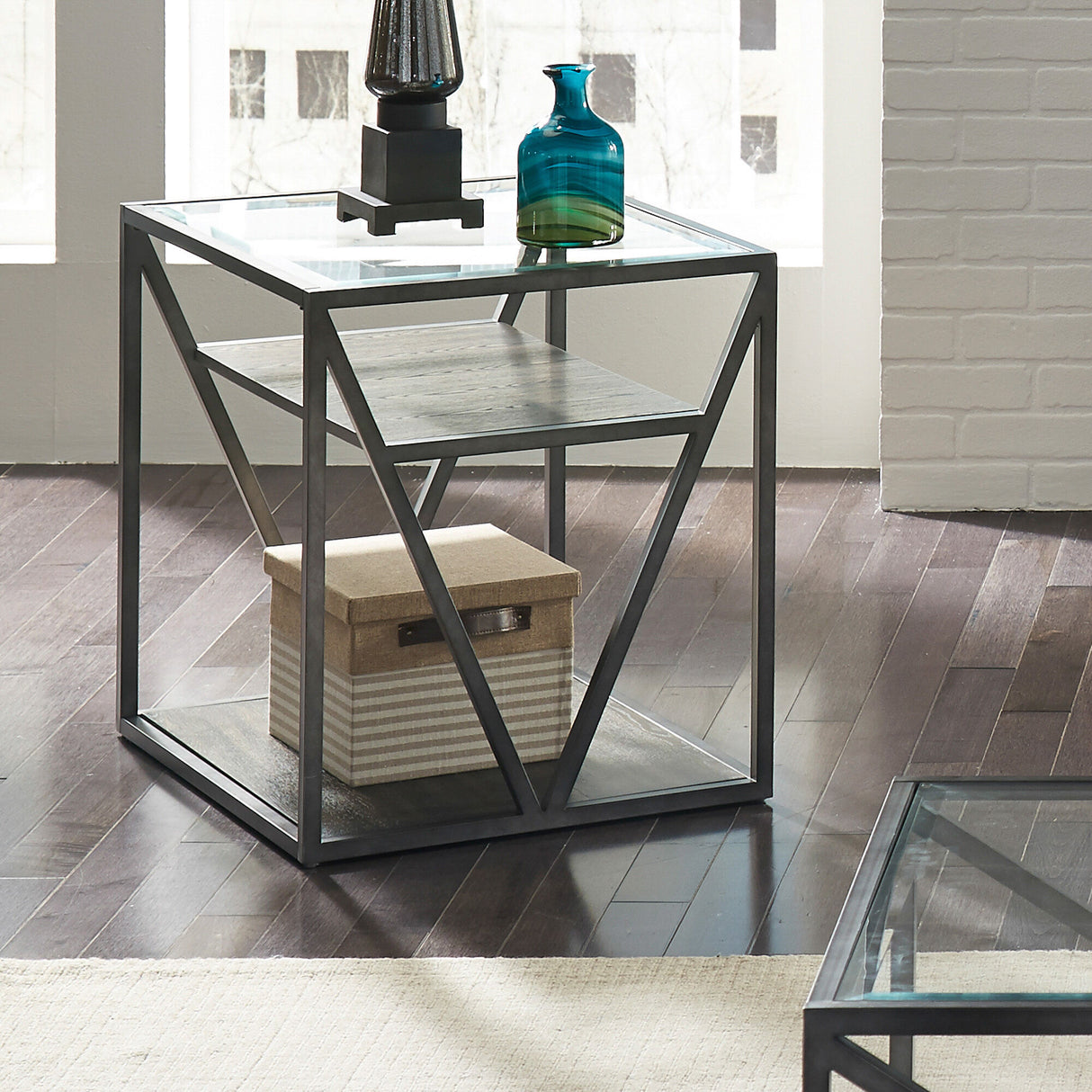 Arista End Table - QK1026124_LIBF_LF1_RM