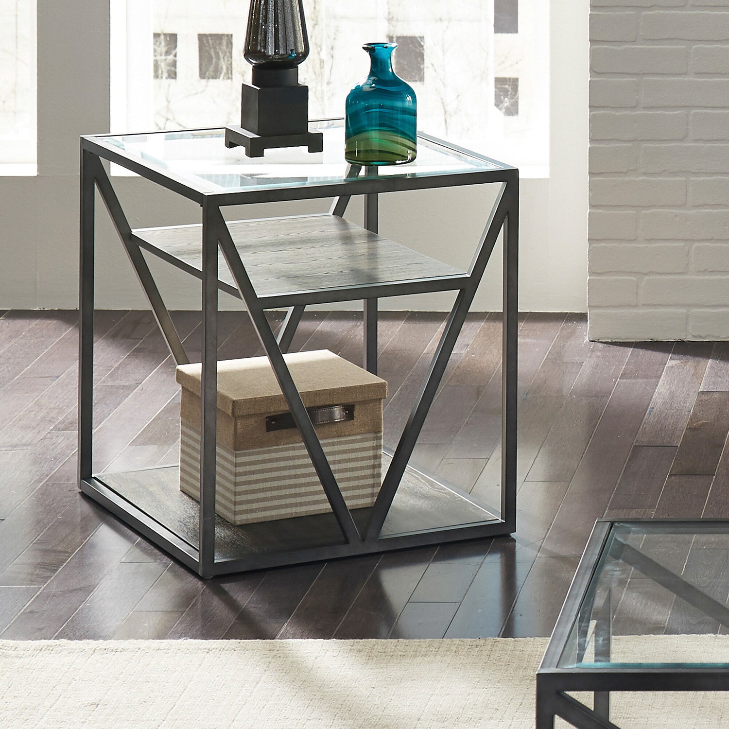 Arista End Table - QK1026124_LIBF_LF1_RM