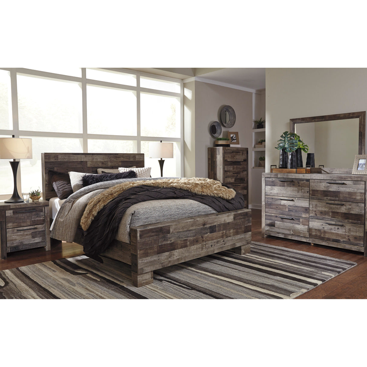 Derekson Bed - QK1029116_ASHL_LF2_RM