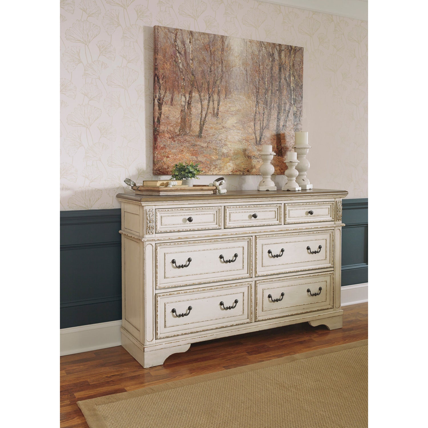 Realyn 7 Drawer Dresser - QK1029888_ASHL_LF1_RM