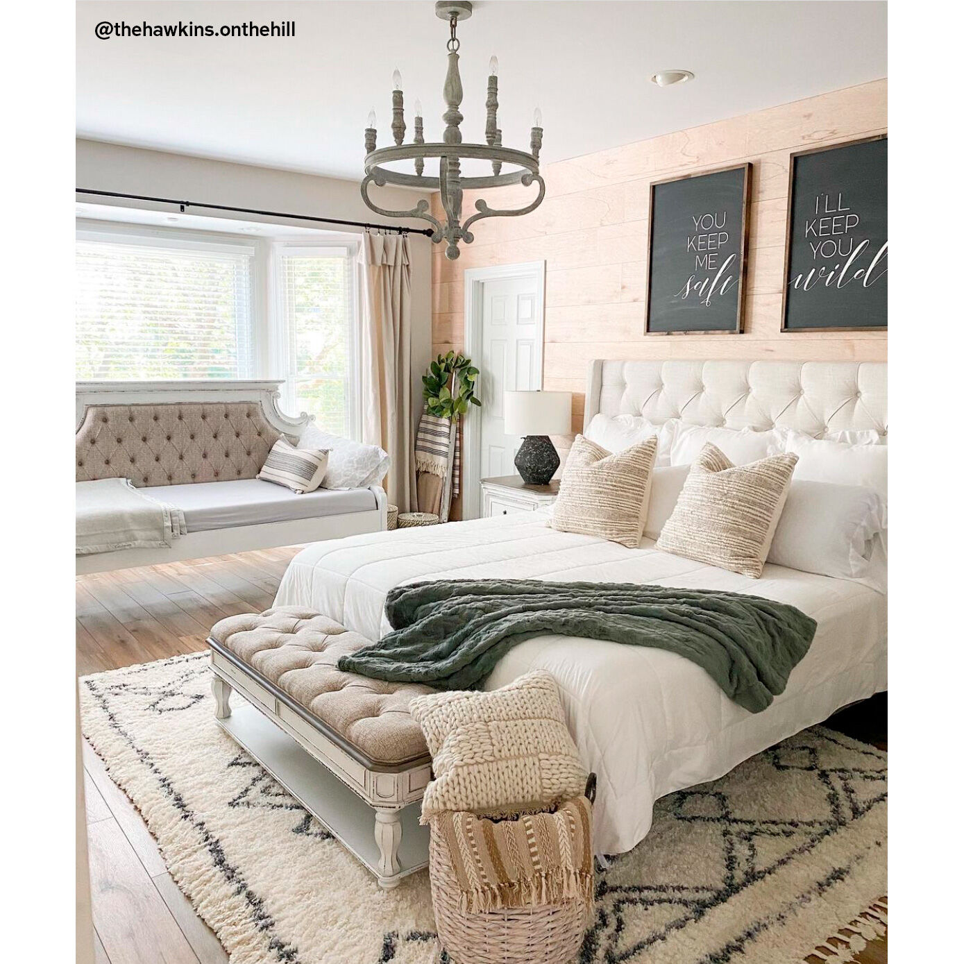 Magnolia Manor Daybed - QK1033241_LIBF_LF6_RM