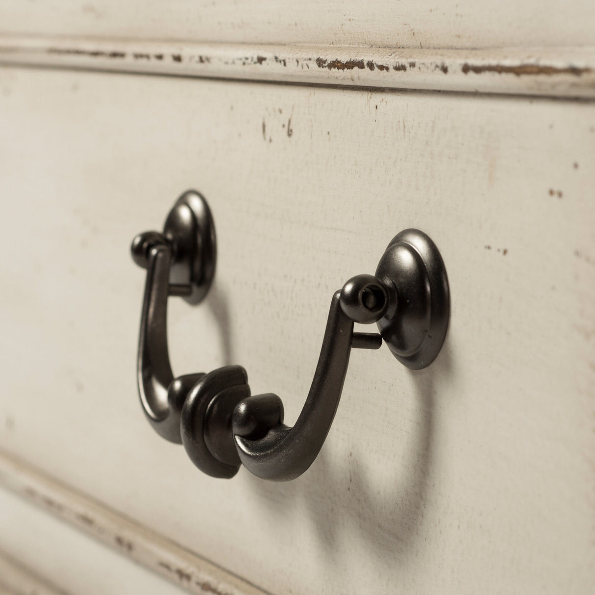 Magnolia Manor Storage Gathering Table - QK1033248_LIBF_SW1_SW