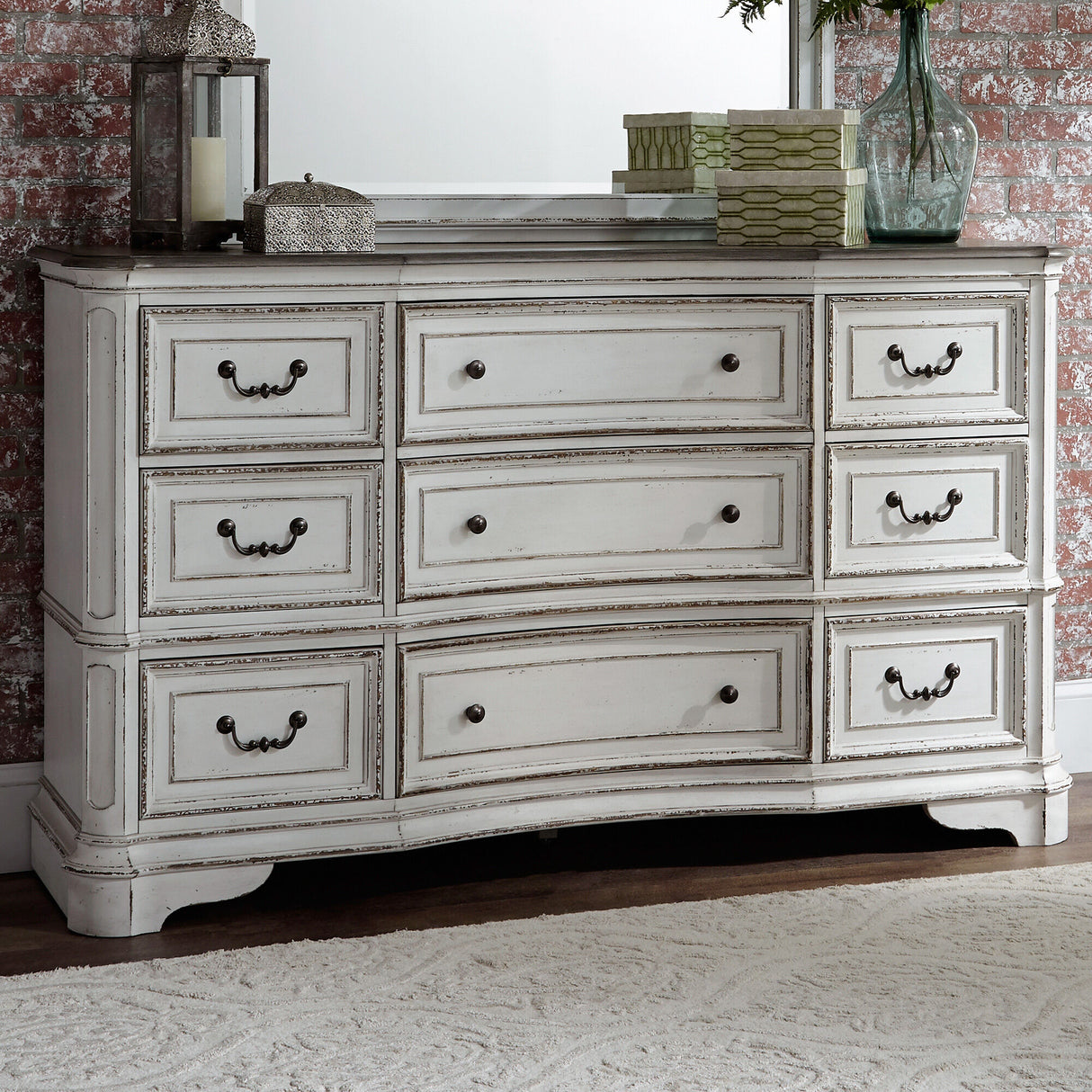 Magnolia Manor 9 Drawer Dresser - QK1033277_LIBF_LF1_RM