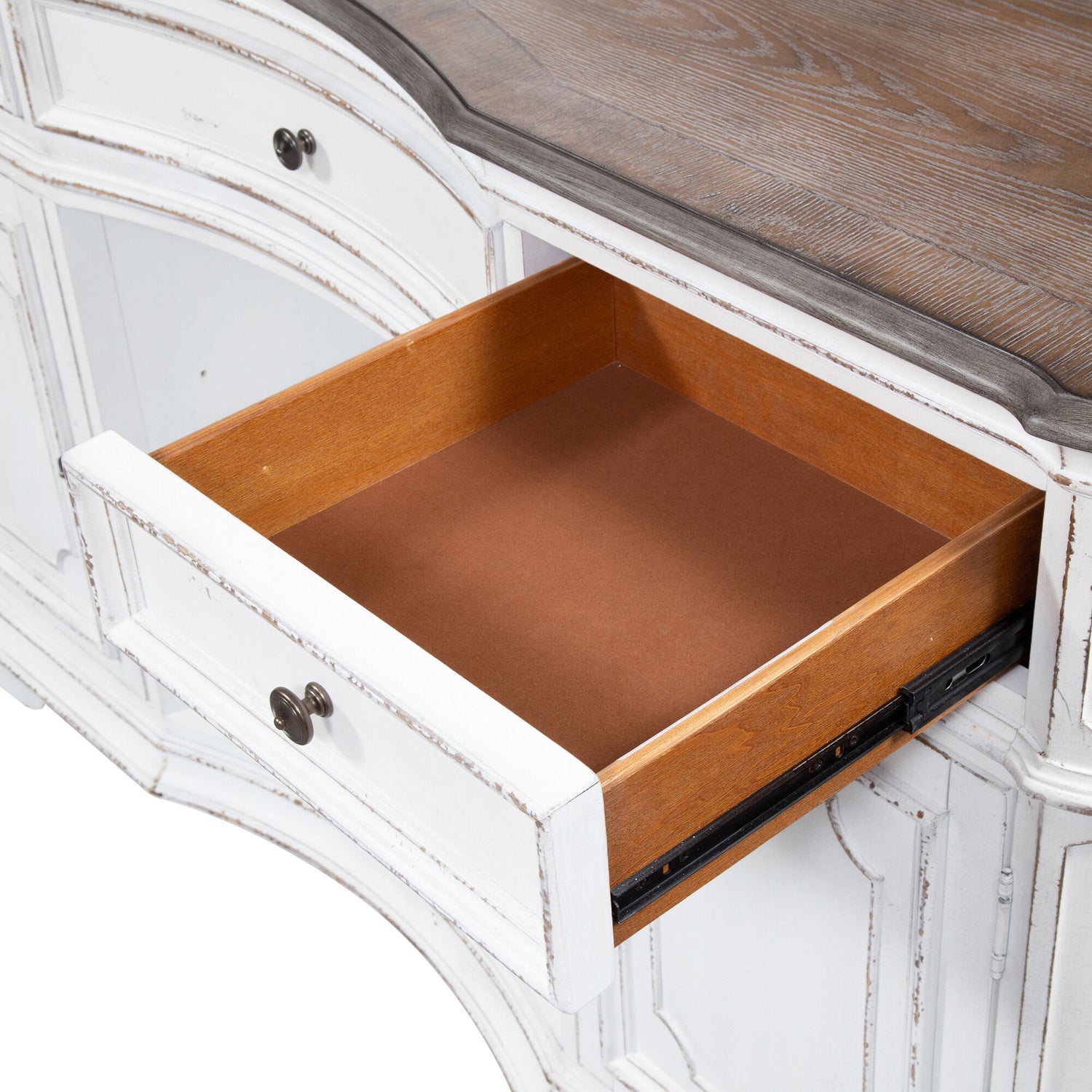 Magnolia Manor Server - QK1033292_LIBF_IS2_OL