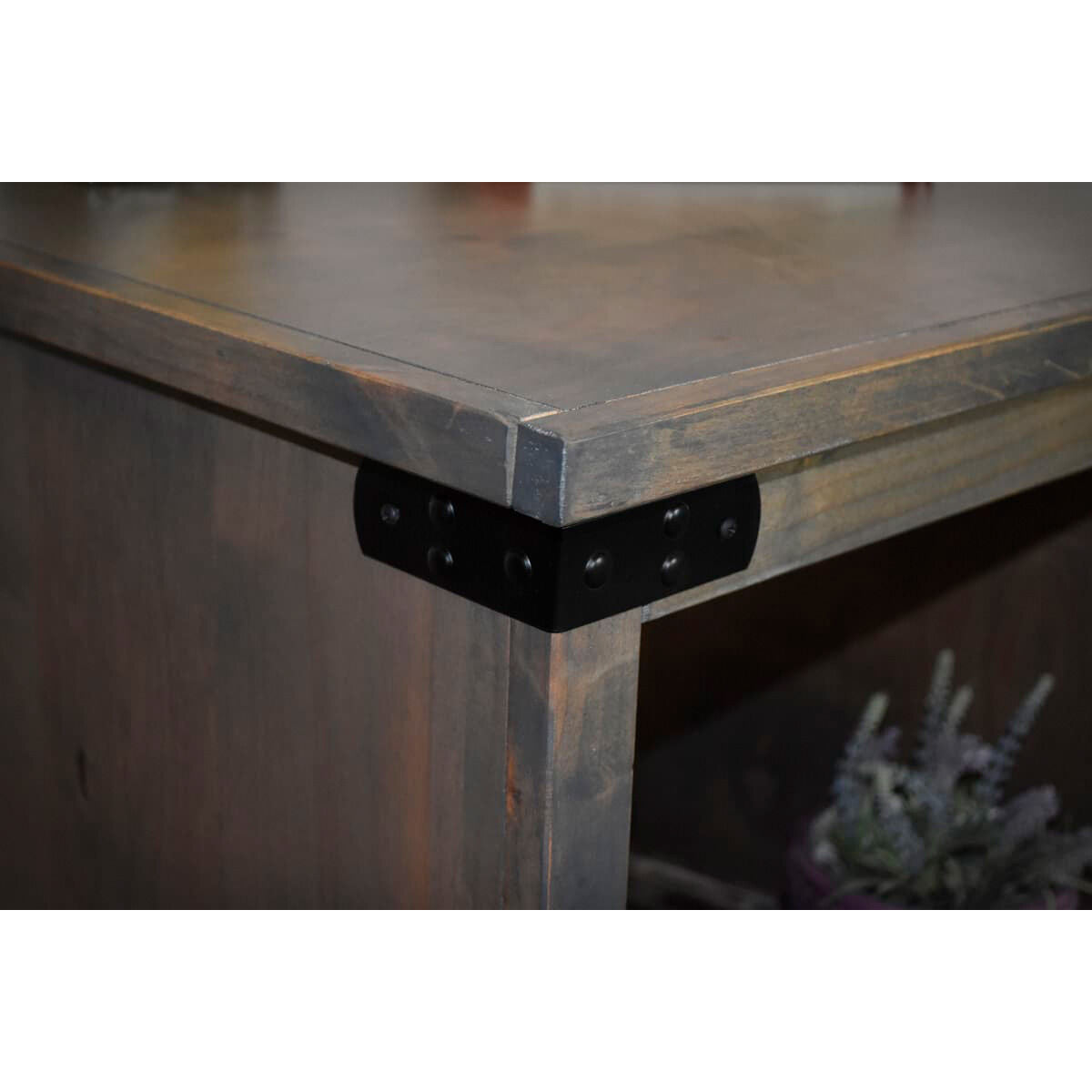 Farmhouse End Table - QK1033580_LEGE_IS1_OL