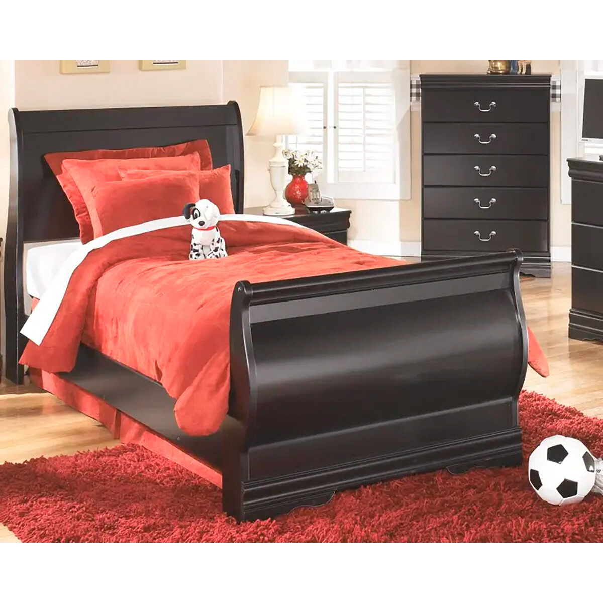 Huey Vineyard Sleigh Bed - QK1053633_ASHL_LF1_RM