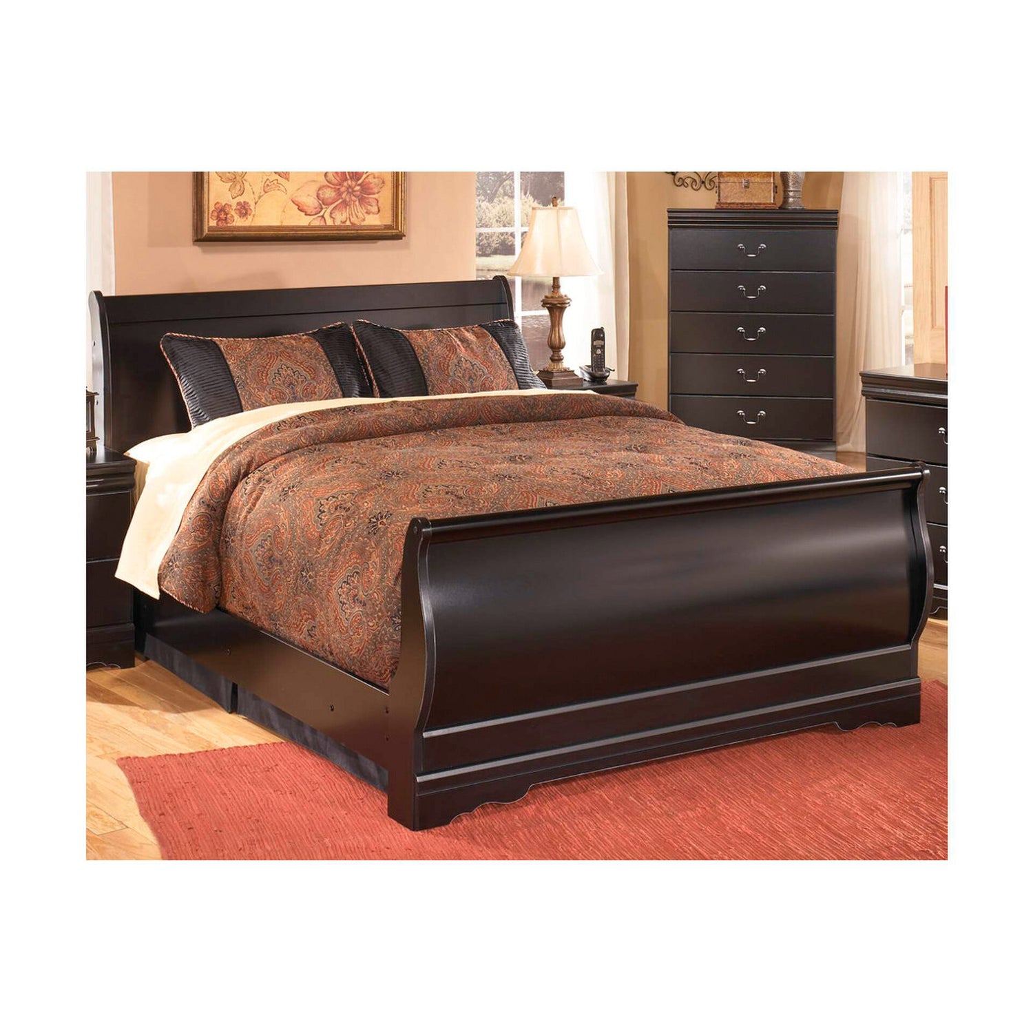 Huey Vineyard Sleigh Bed - QK1053634_ASHL_LF1_RM