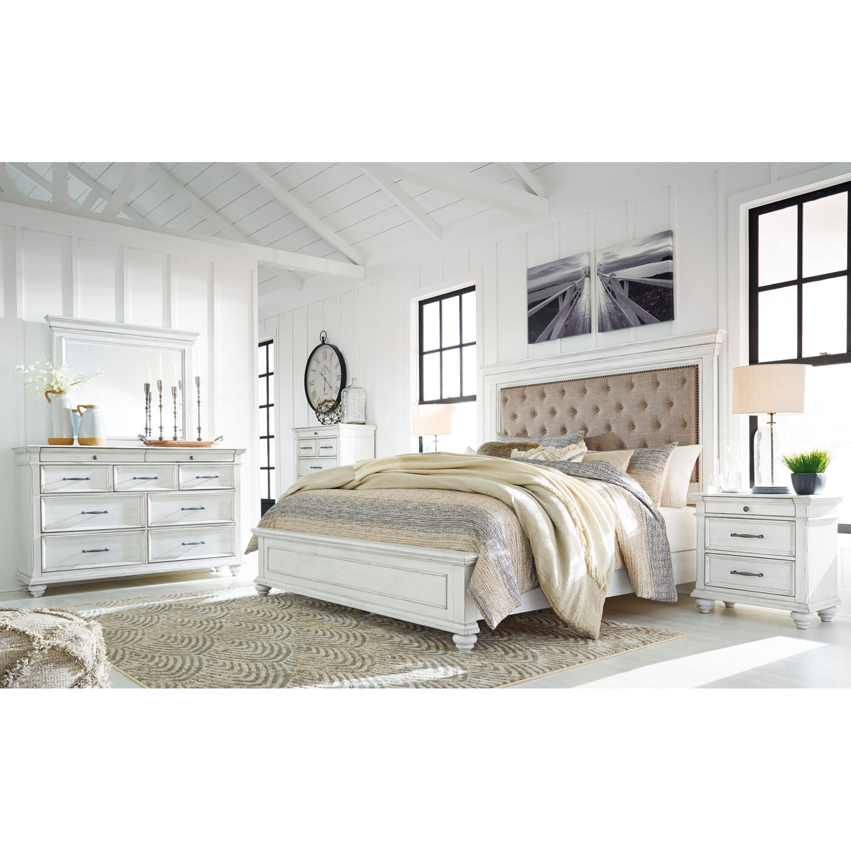 Kanwyn Upholstered Panel Bed - QK1057265_ASHL_LF2_RM