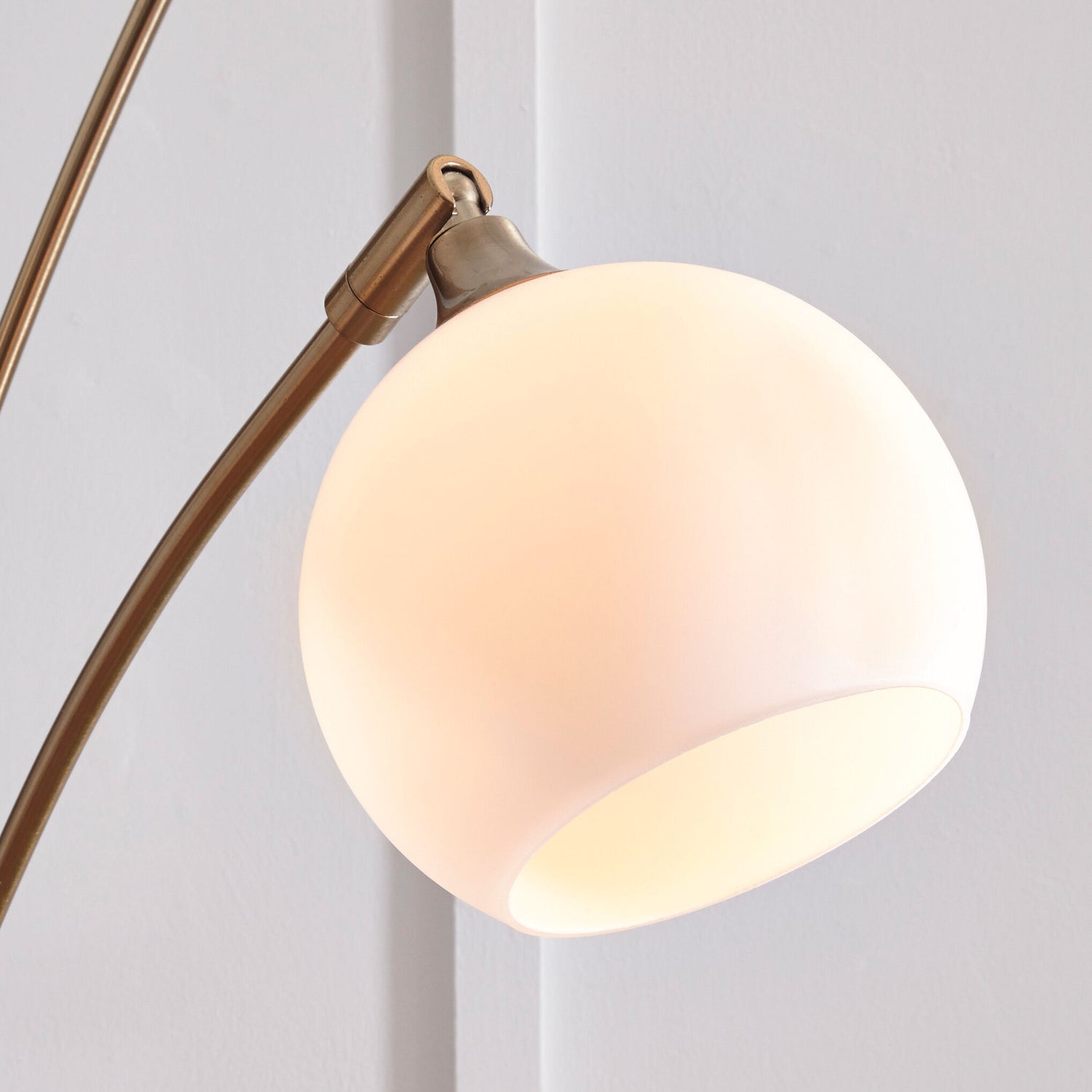 Taliya Floor Lamp - QK1059604_ASHL_SW1_SW