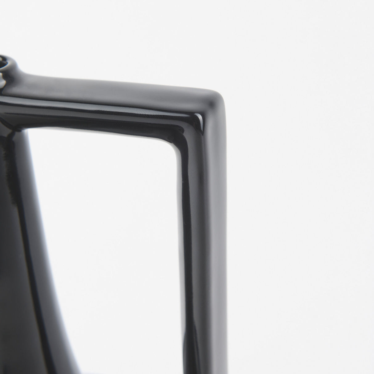 Burton Medium Jug Vase - QK1060980_MEFD_SW2_SW