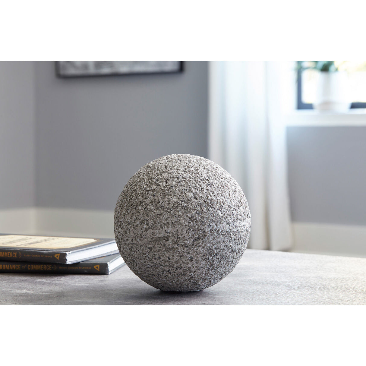 Chanlow Small Sculpture - QK1061455_ASHL_LF1_RM