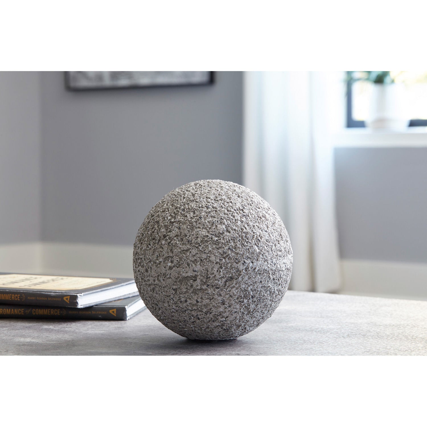 Chanlow Small Sculpture - QK1061455_ASHL_LF1_RM