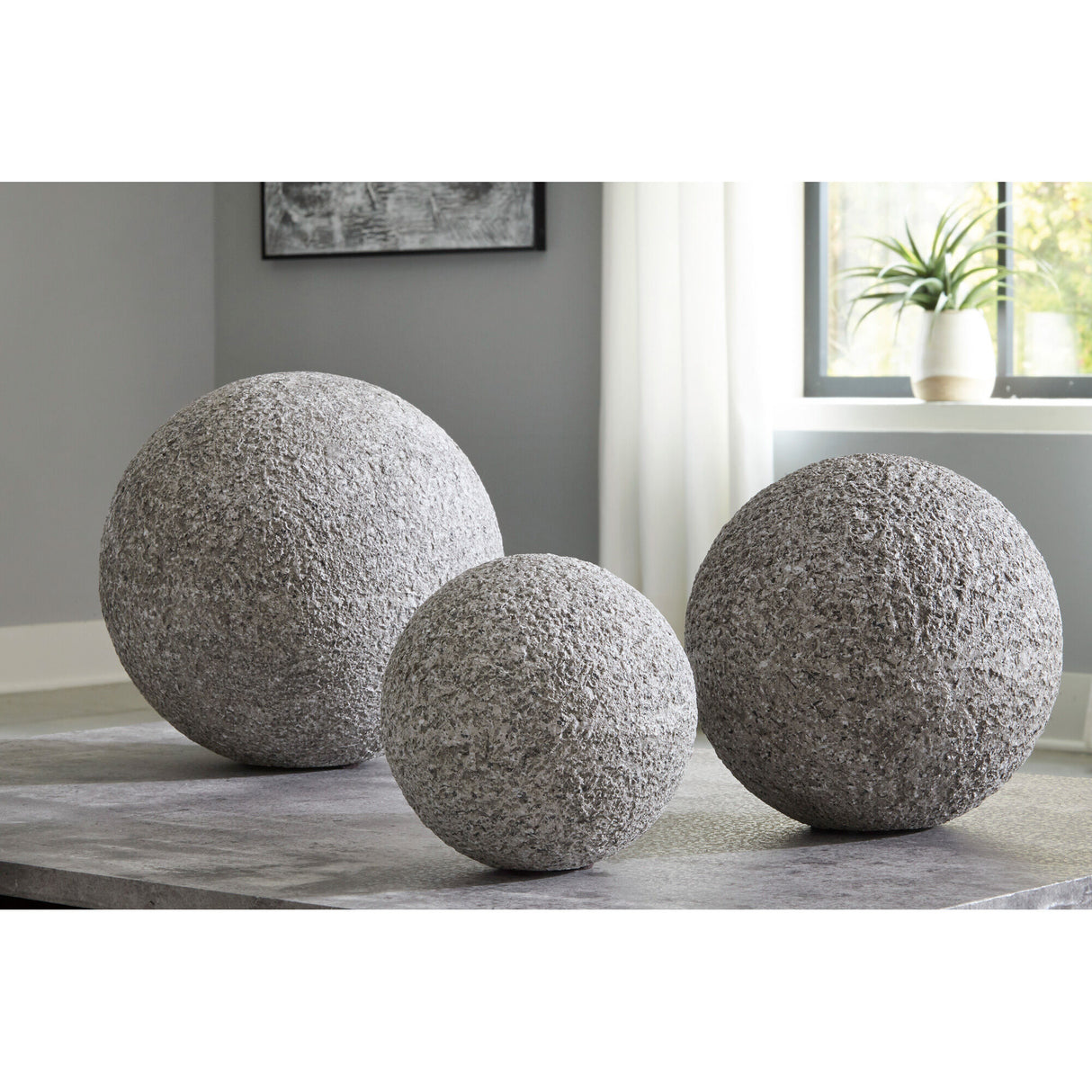 Chanlow Small Sculpture - QK1061455_ASHL_LF2_RM