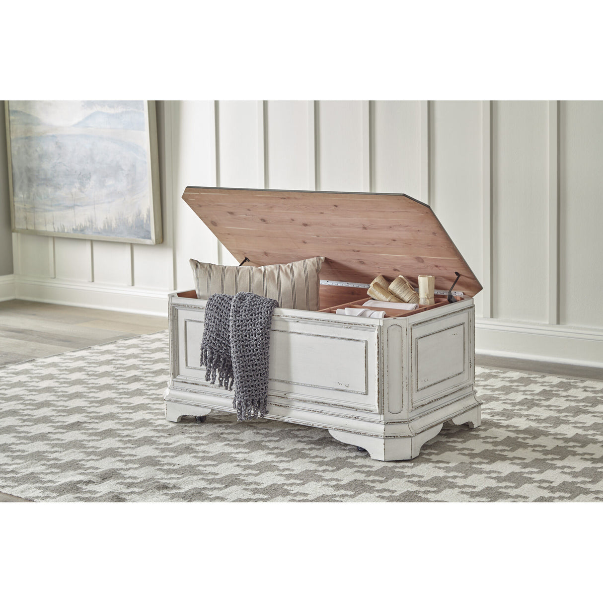 Magnolia Manor Storage Trunk - QK1064400_LIBF_LF1_RM