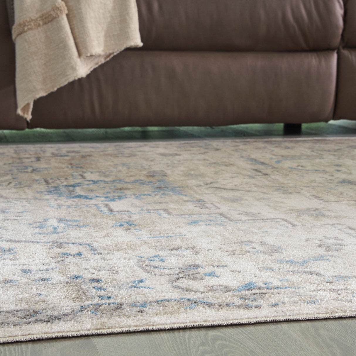 Barkham Cream Rug - QK1081406_ASHL_SW1_SW