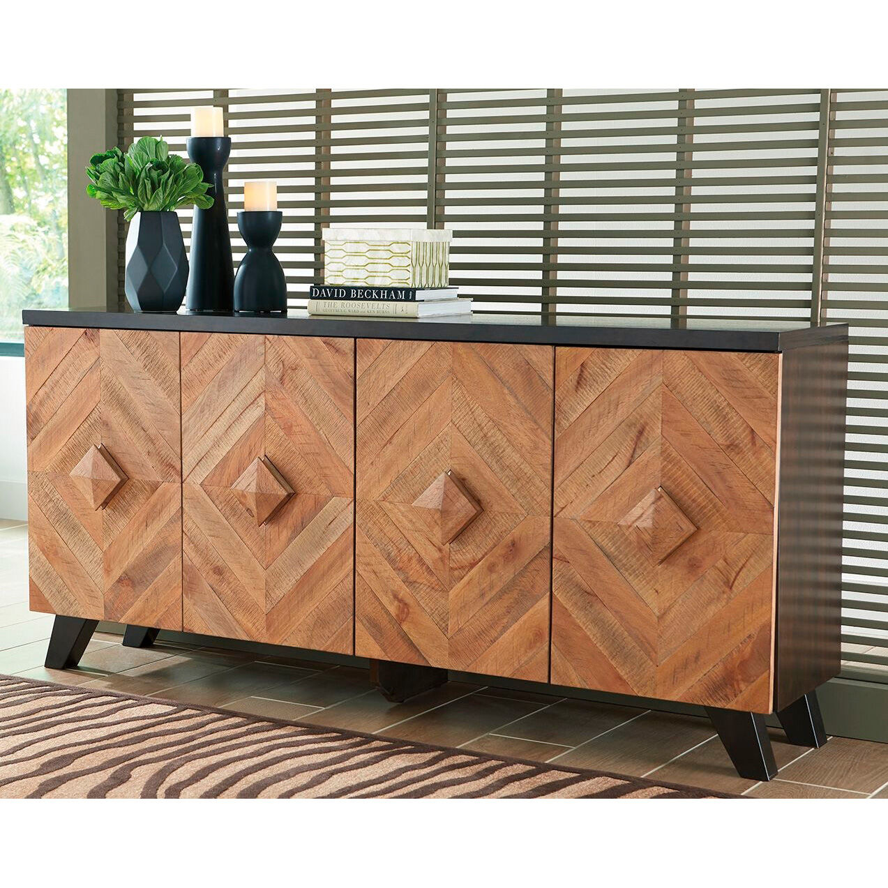 Robin Ridge Accent Cabinet - QK1084957_ASHL_LF1_RM