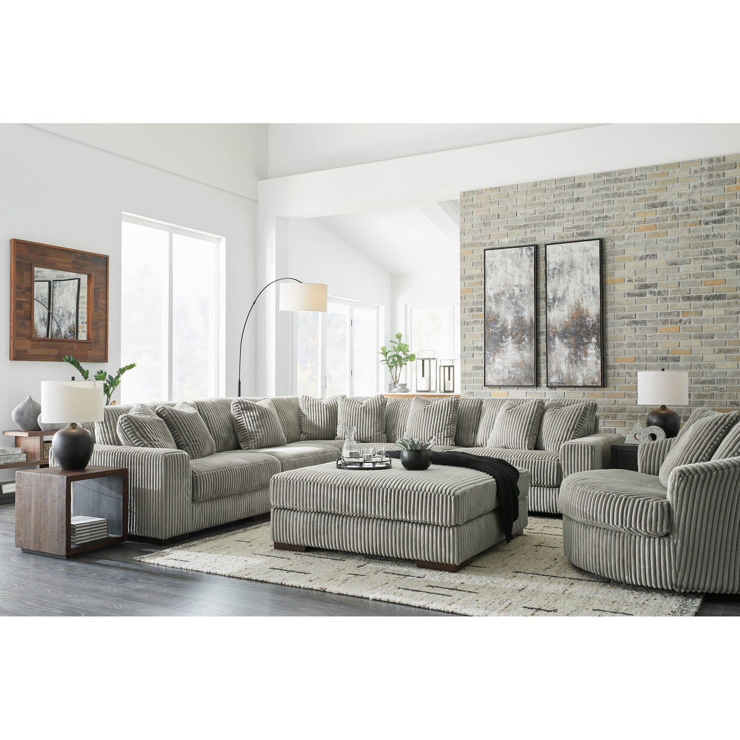 Lindyn 5 Pc Sectional - QK1088050_ASHL_LF3_RM