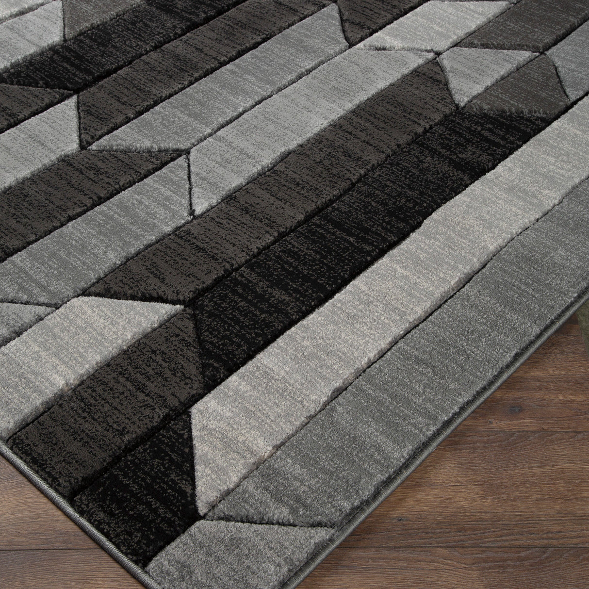 Chayse Black Rug