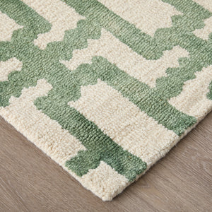 Front left view of Lorrain Verde 8x11 Rug