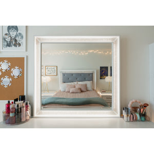 Room setting 9 featuring Harlow Pearl White Lighted Mirror
