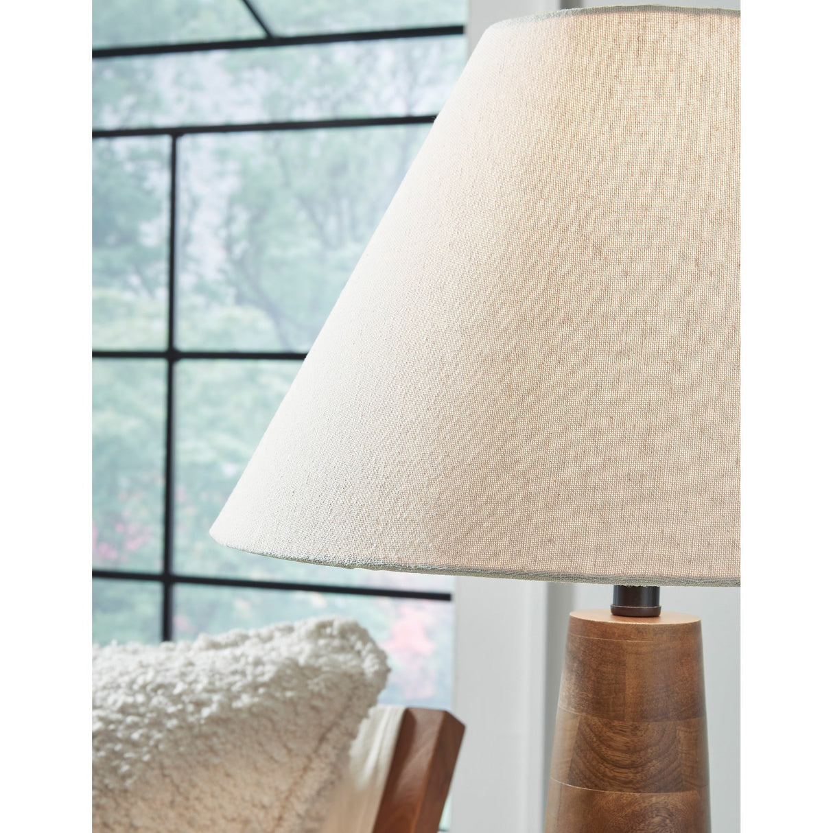 Detail view 2 of Danset Brown Table Lamp