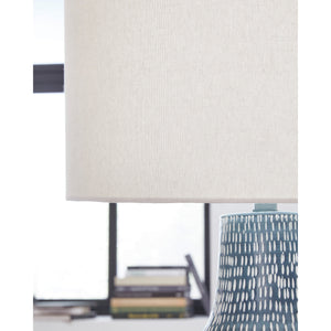 Schylarmont Table Lamp