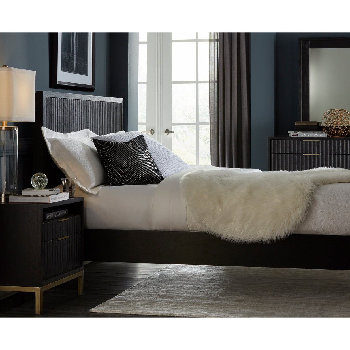 Side view of Kentfield Black Queen 4 Piece Room Group