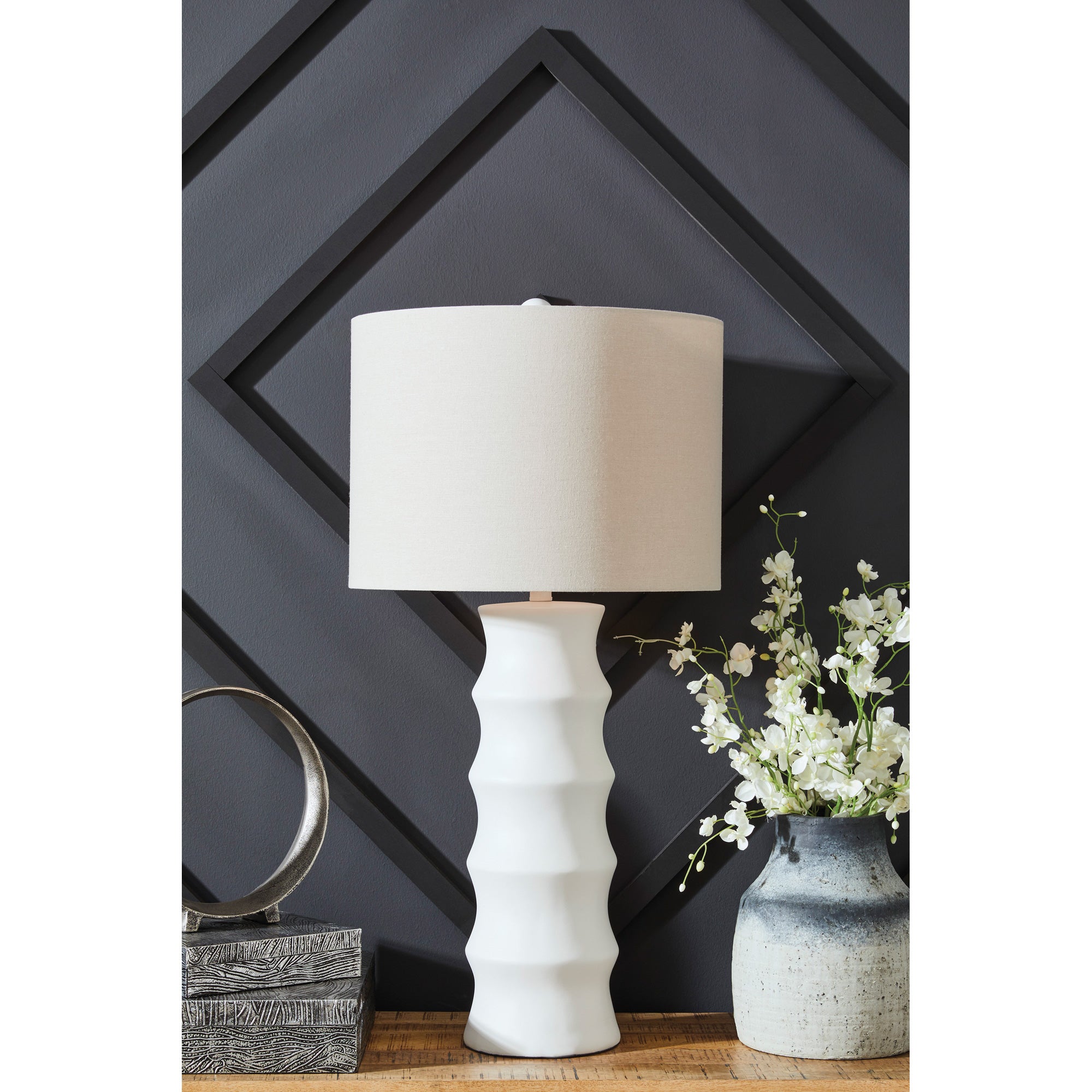 Veraleigh Table Lamp