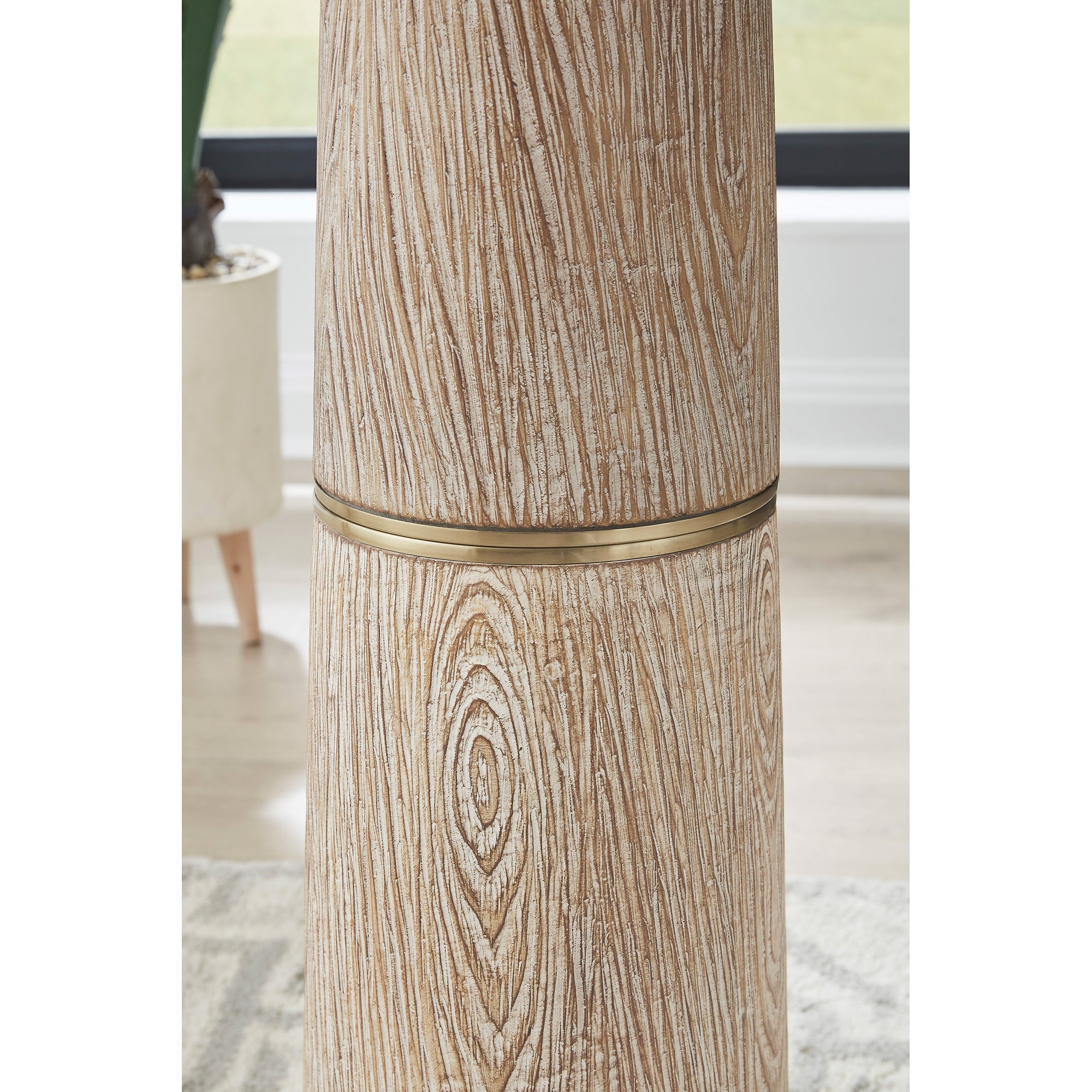 Gasparleigh Floor Lamp – Slumberland