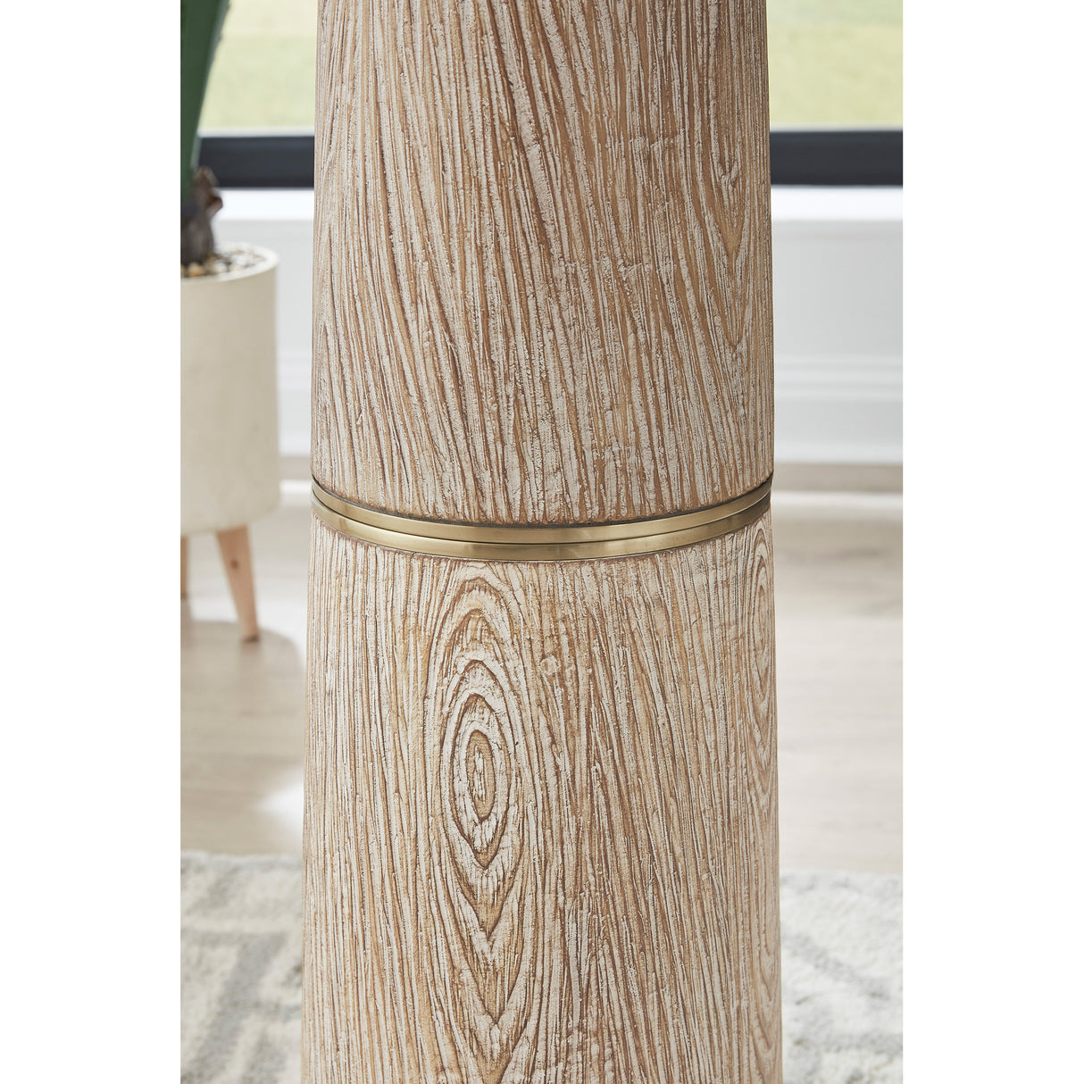 Gasparleigh Floor Lamp