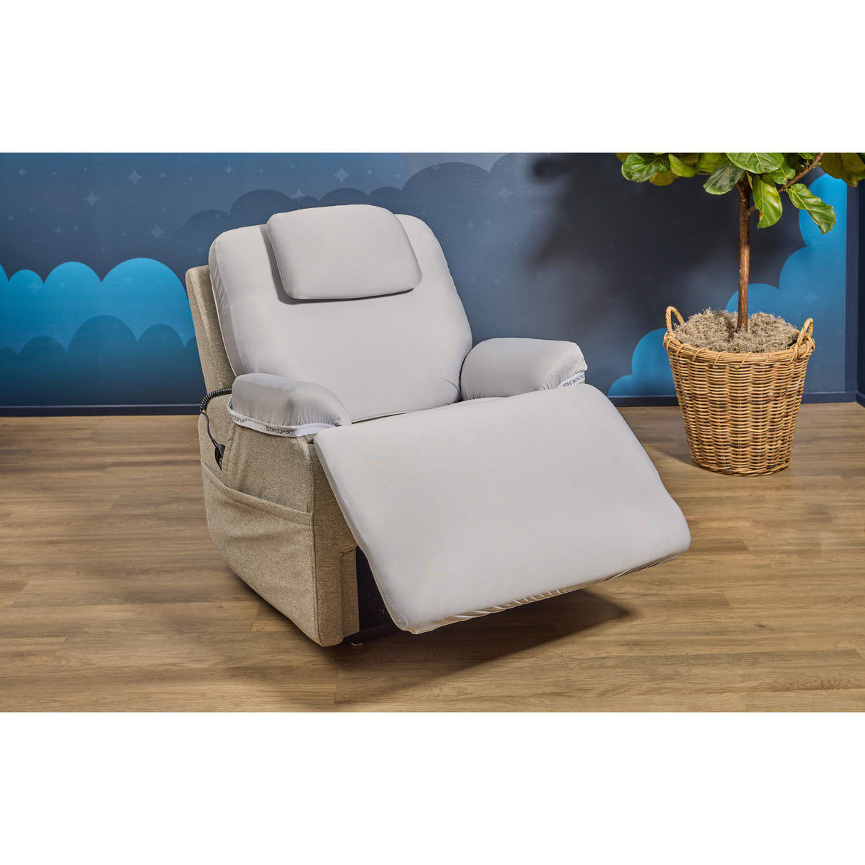 Extended view of Zecliner Light Gray Petite Sleep Kit
