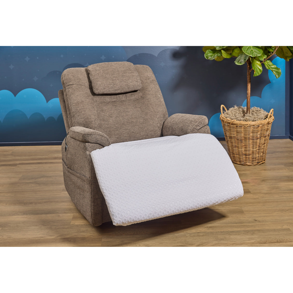 Extended view of Zecliner White Chair Protector