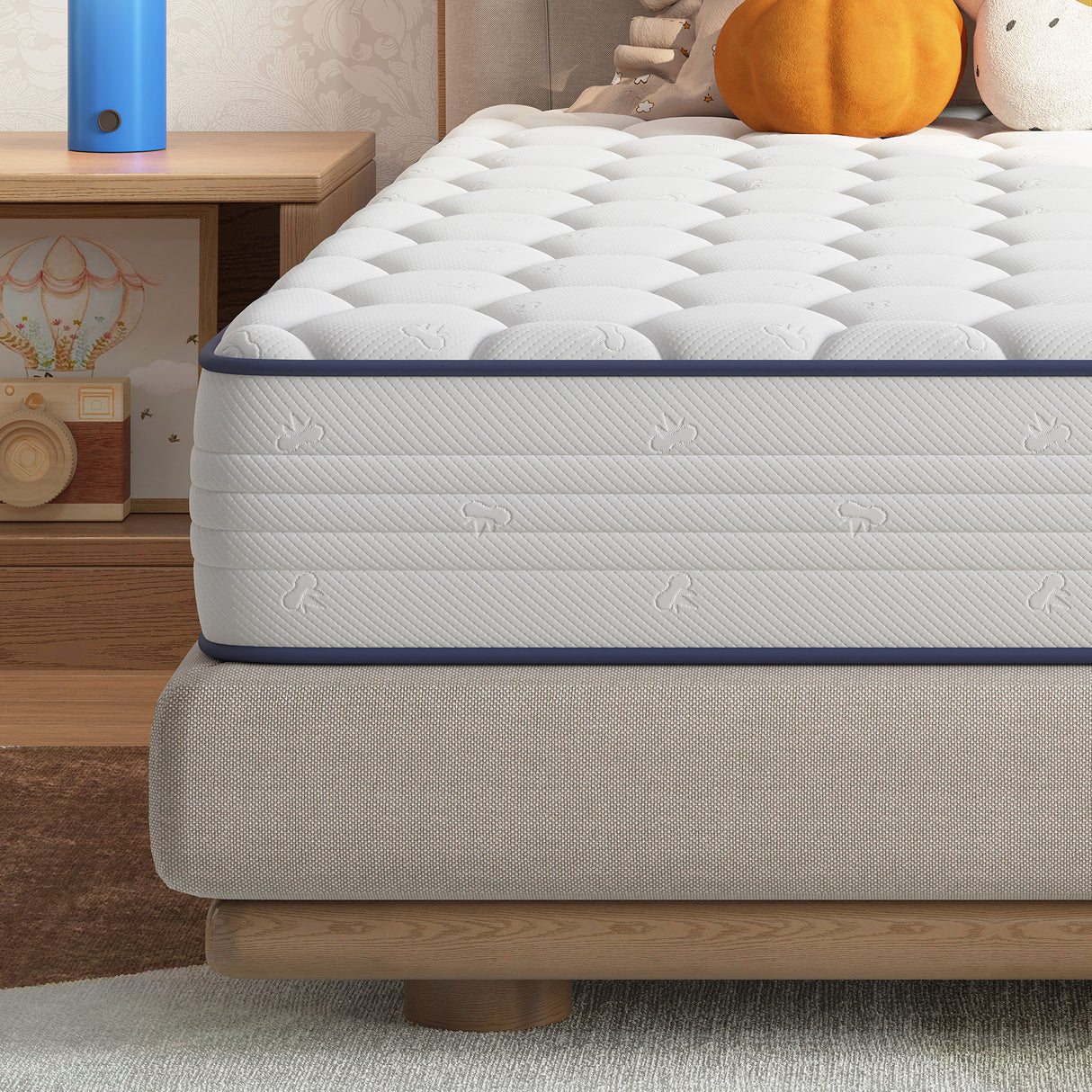 Swatch for the Luna Shift Plus 8 Inch Hybrid Queen Mattress