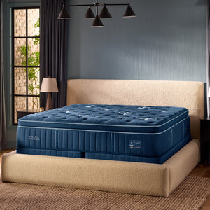 A room setting featuring Stearns and Foster Lux Estate Soft Pillowtop II King Mattress