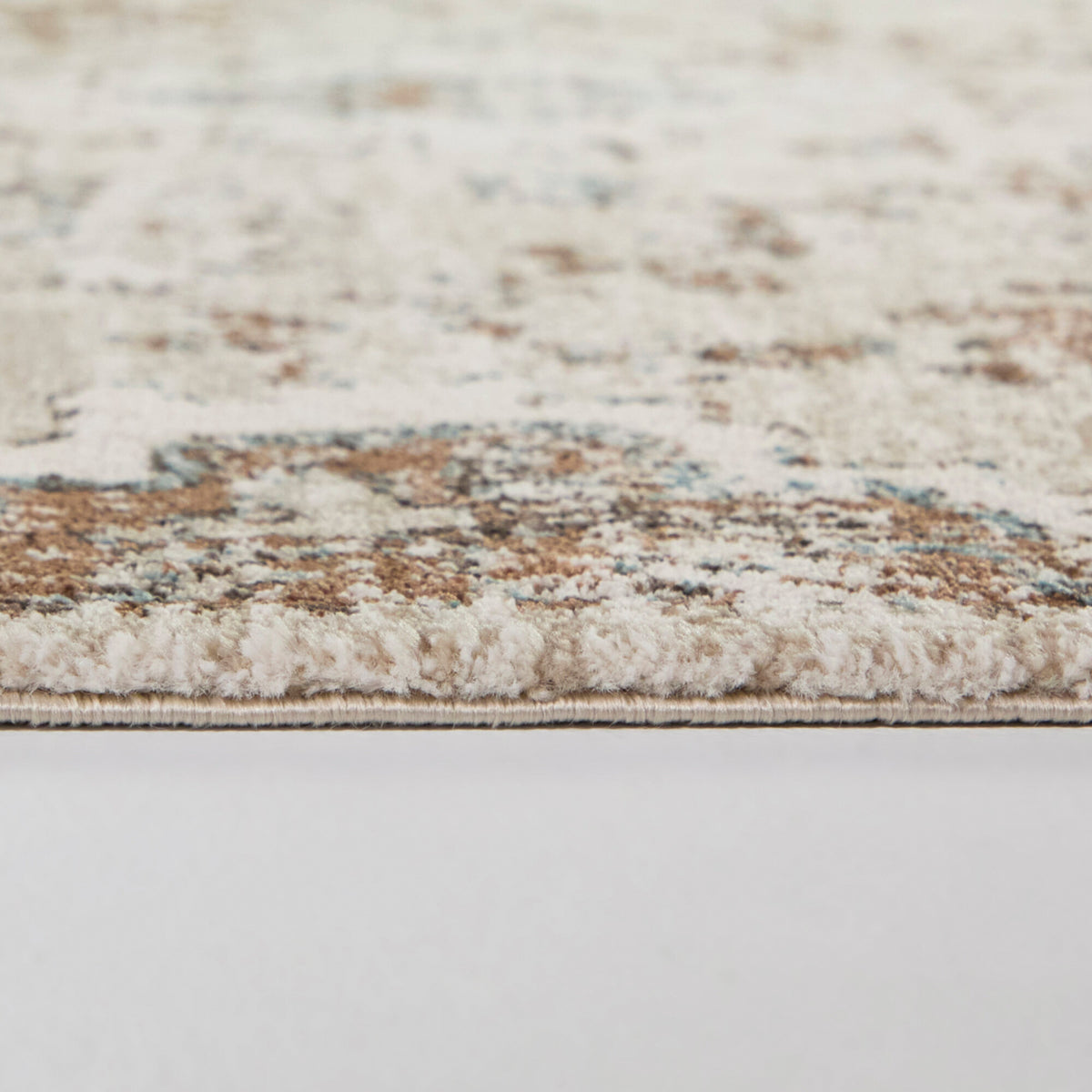Detail view of Annan Cream 8x10 Rug
