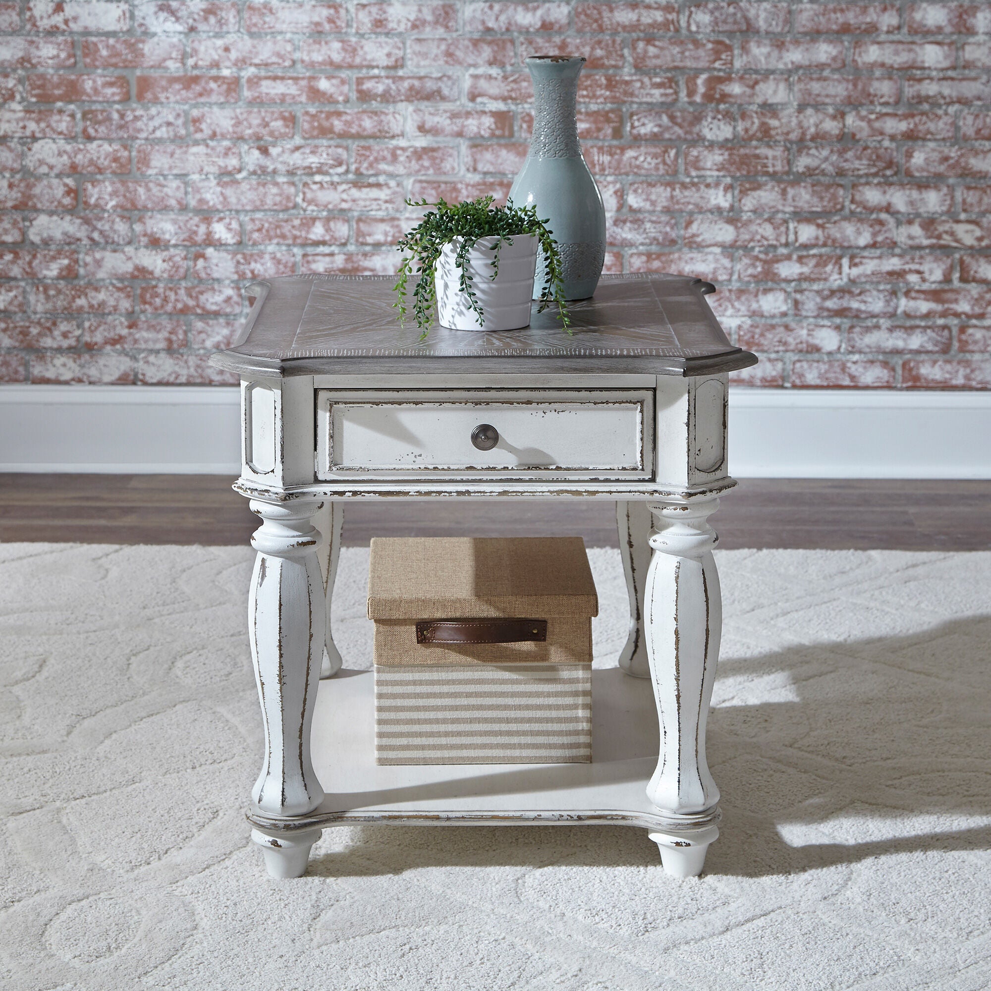 Magnolia Manor End Table - Thumbnail 2