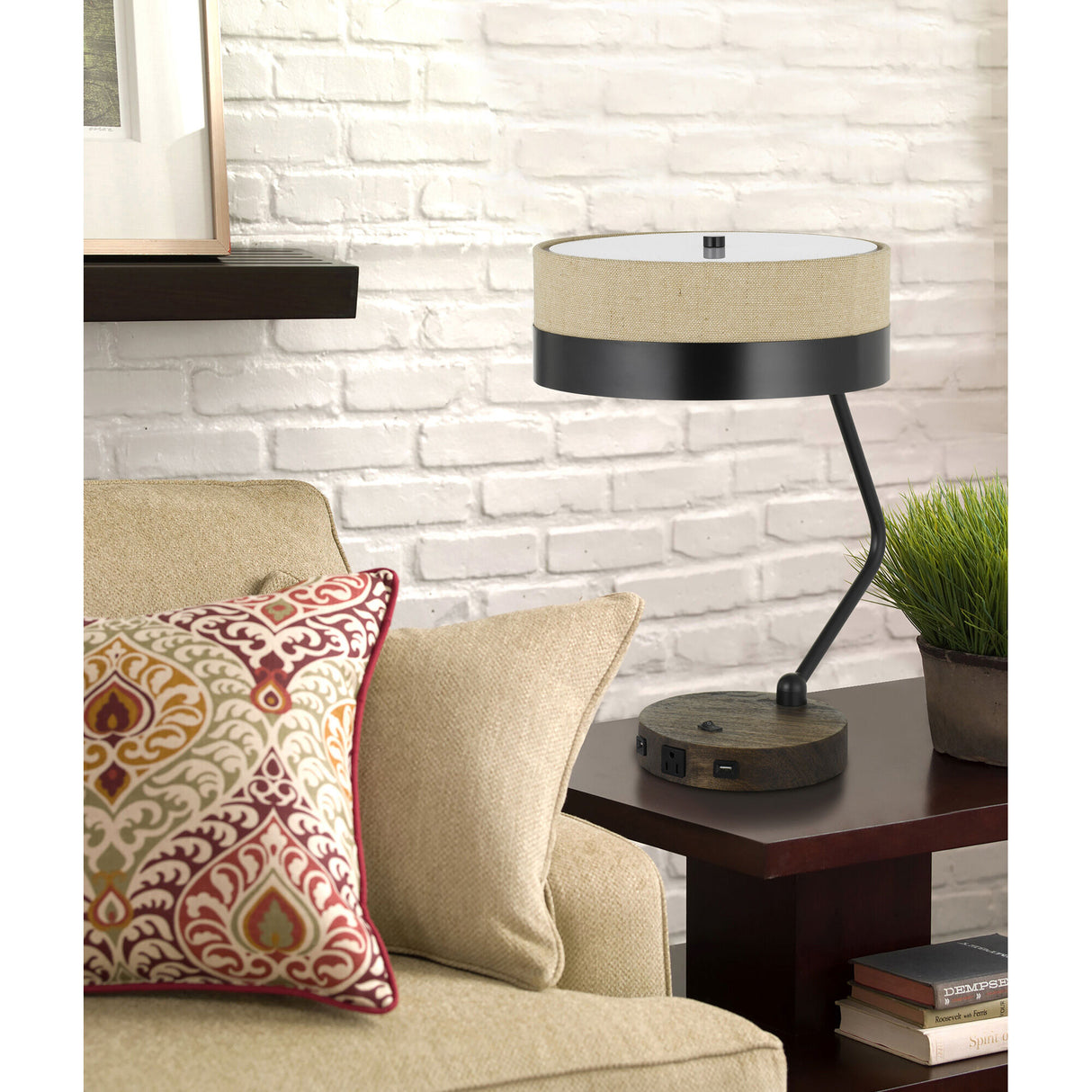 Parson Desk Lamp - QK1012395_CALG_BCK_OL
