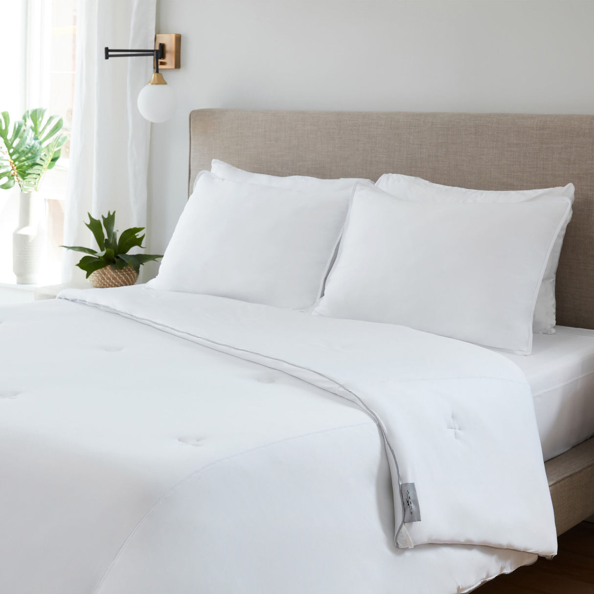 SHEEX Aero Fit Performance All Season Comforter - QK1021030_SHEE_LF1_RM