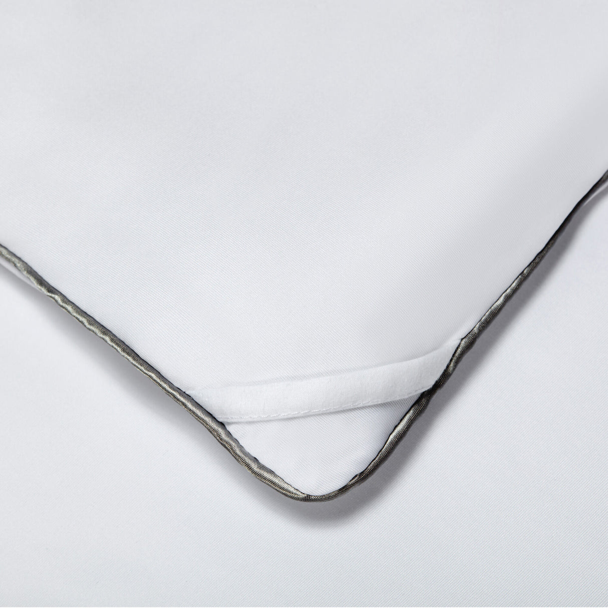 SHEEX Aero Fit Performance All Season Comforter - QK1021032_SHEE_LF1_RM